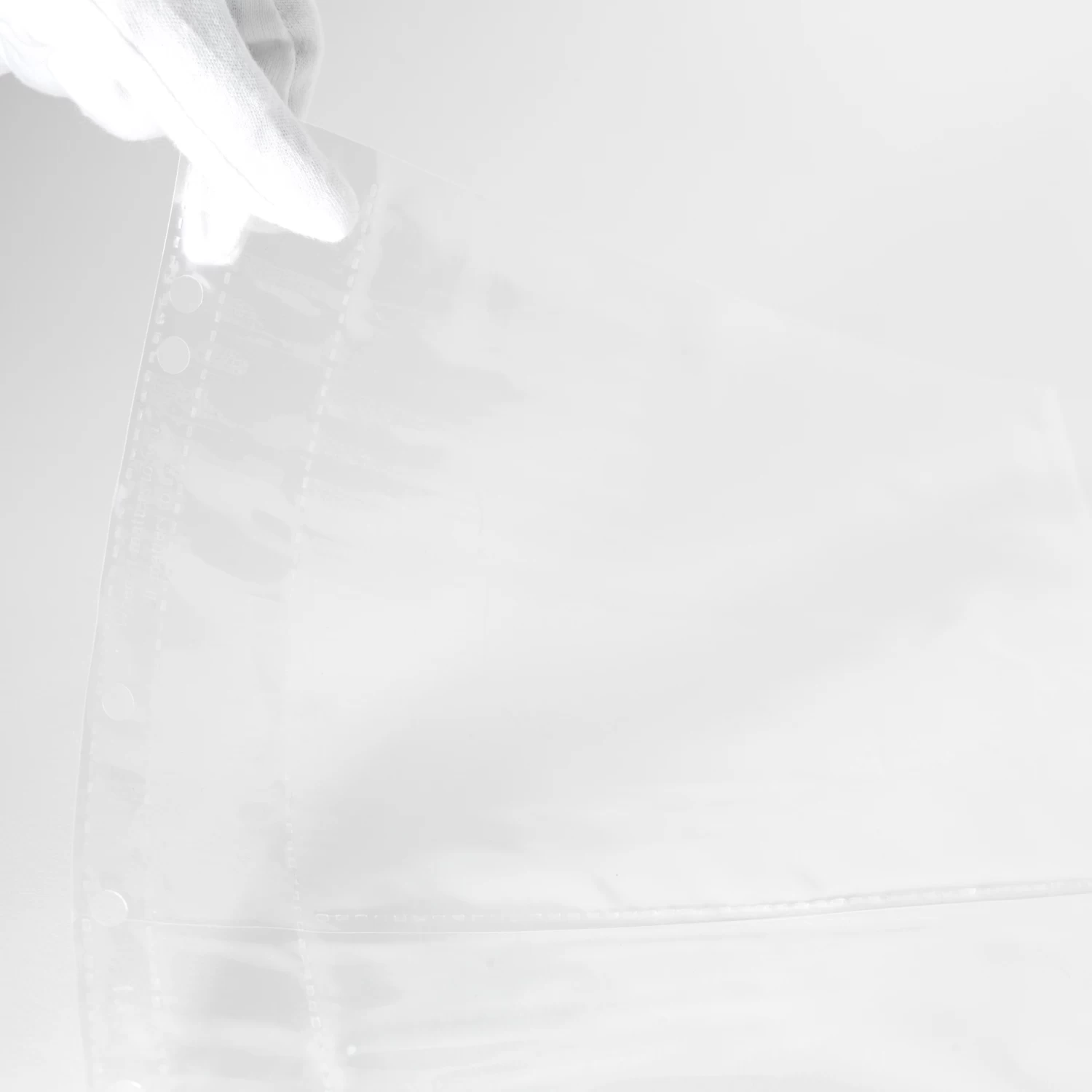 Polypropylene Sleeves With Holes - Landscape 5x7" - 25 Pack - Image 2